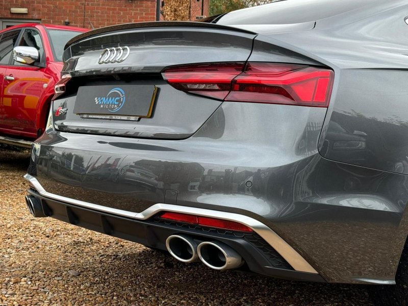 AUDI S5