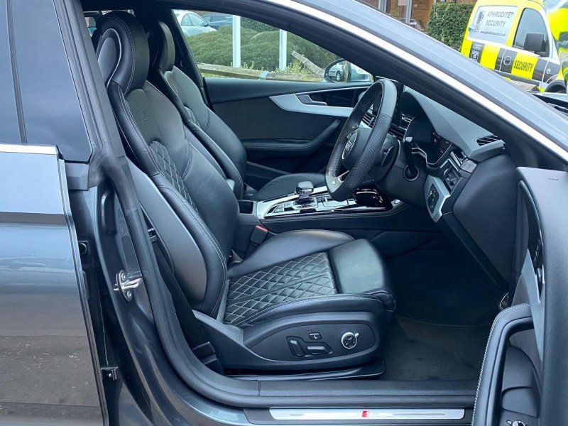 AUDI S5