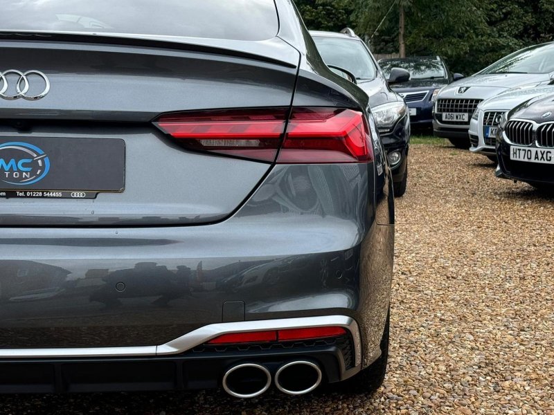 AUDI S5