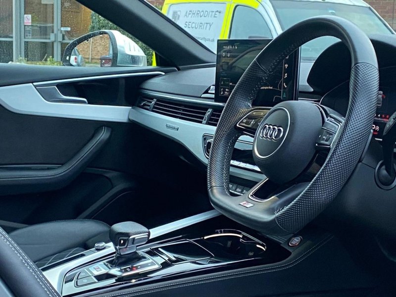 AUDI S5