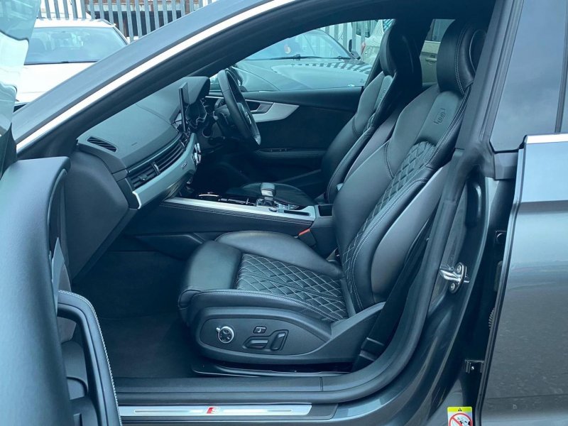 AUDI S5
