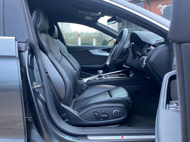 AUDI S5