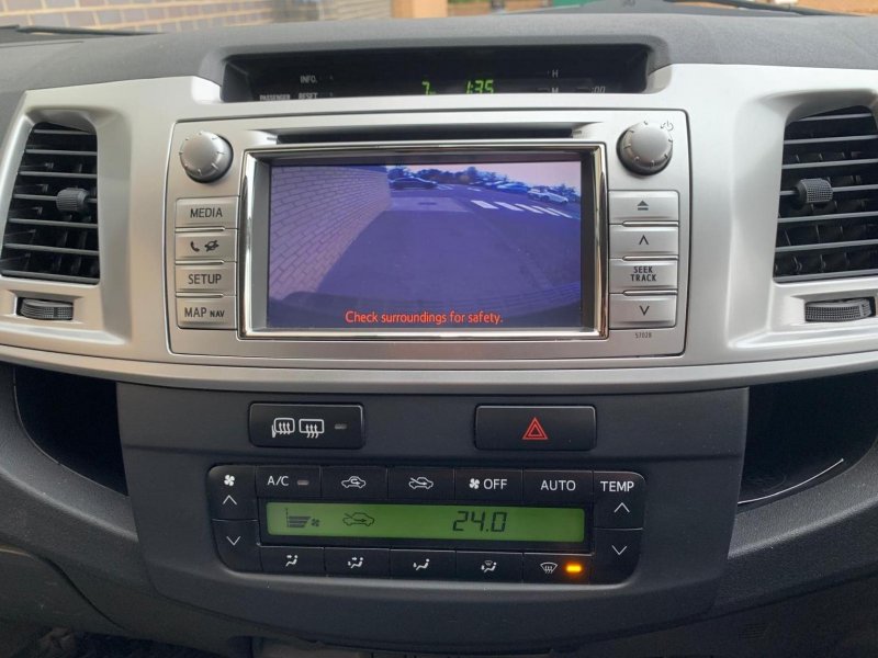 TOYOTA HILUX