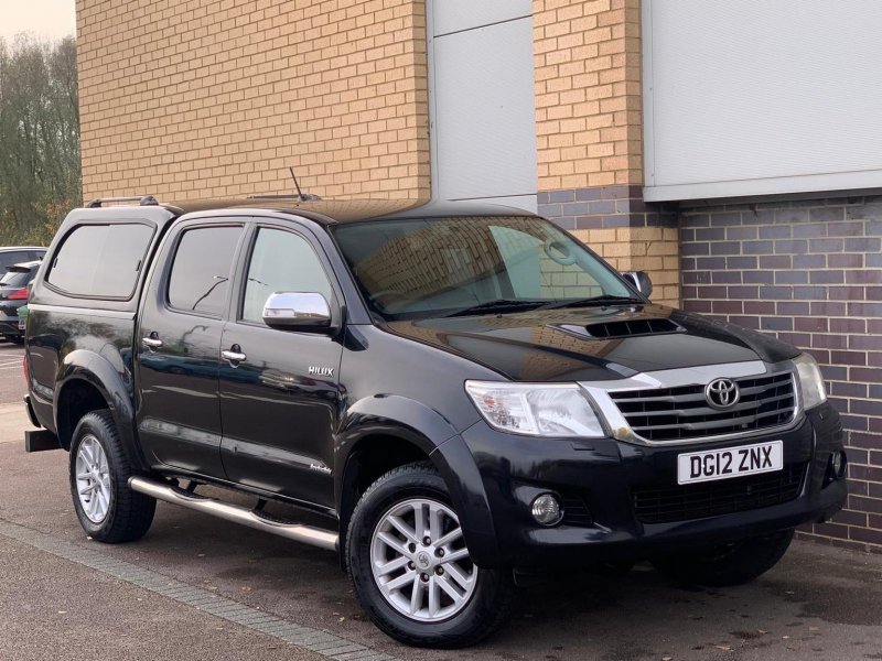 TOYOTA HILUX