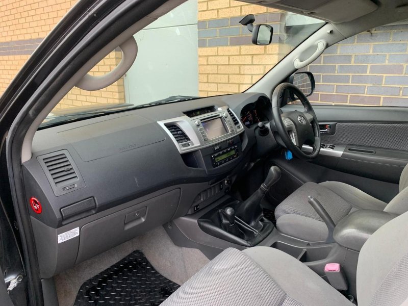 TOYOTA HILUX