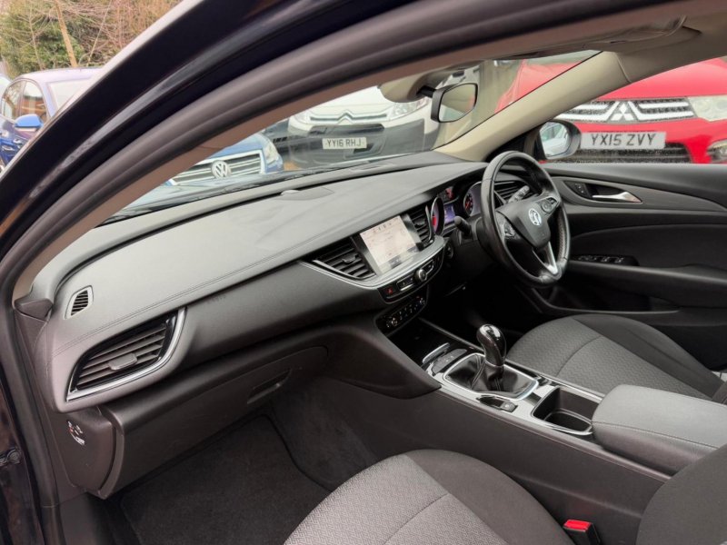 VAUXHALL INSIGNIA