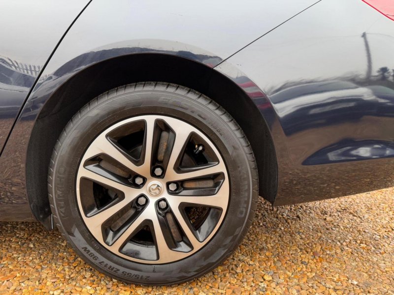 VAUXHALL INSIGNIA