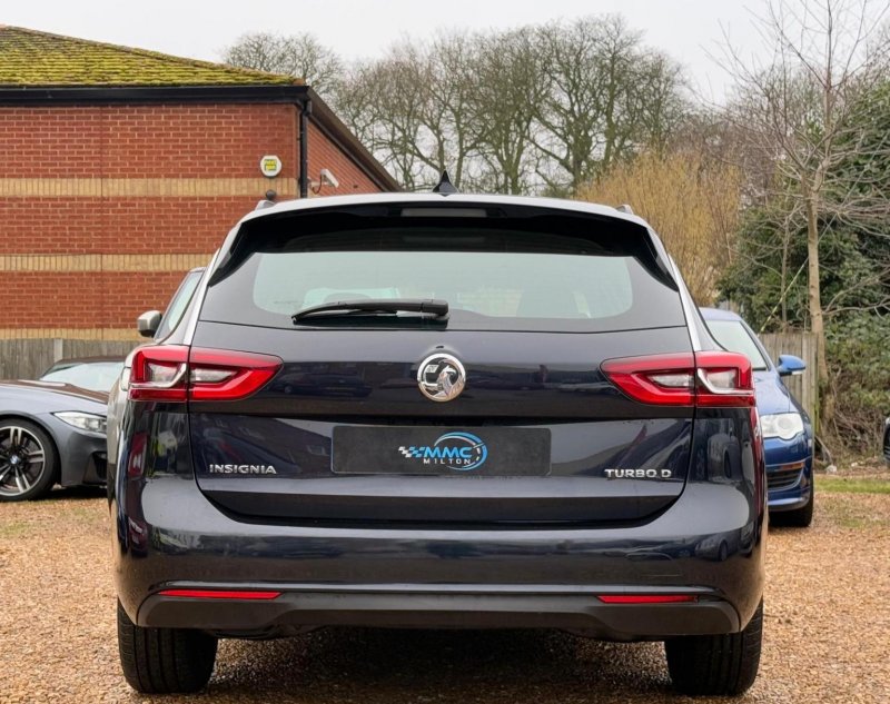 VAUXHALL INSIGNIA