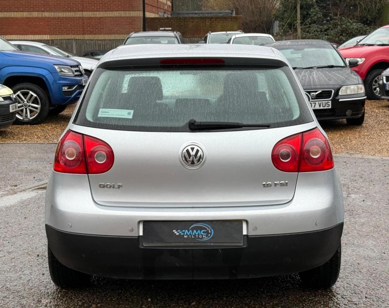 VOLKSWAGEN GOLF