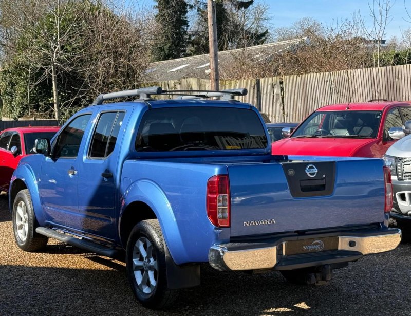 NISSAN NAVARA