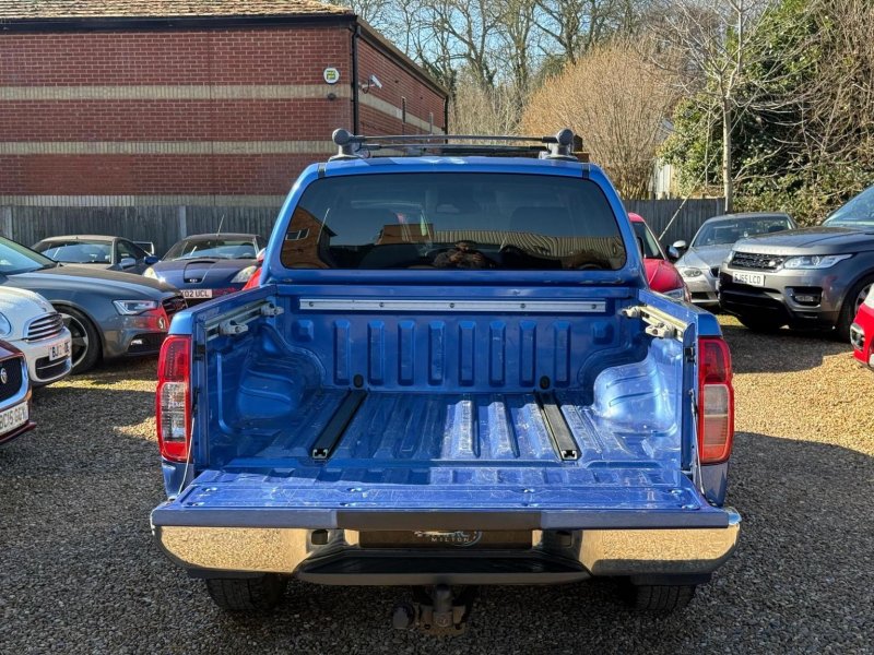NISSAN NAVARA