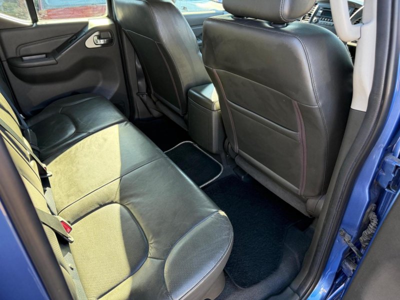 NISSAN NAVARA
