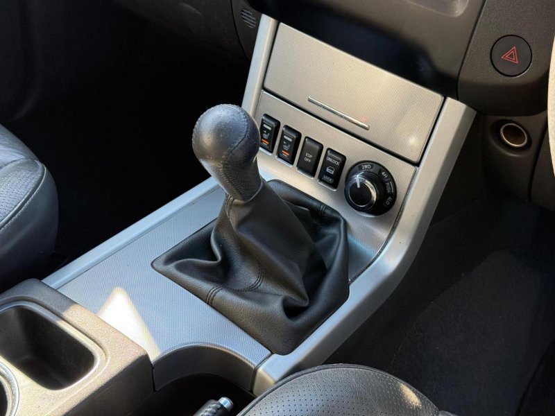 NISSAN NAVARA
