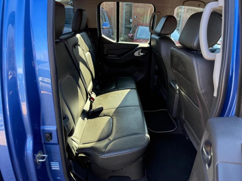 NISSAN NAVARA