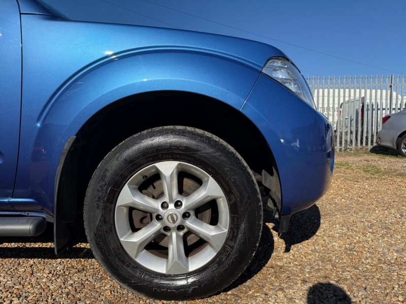 NISSAN NAVARA