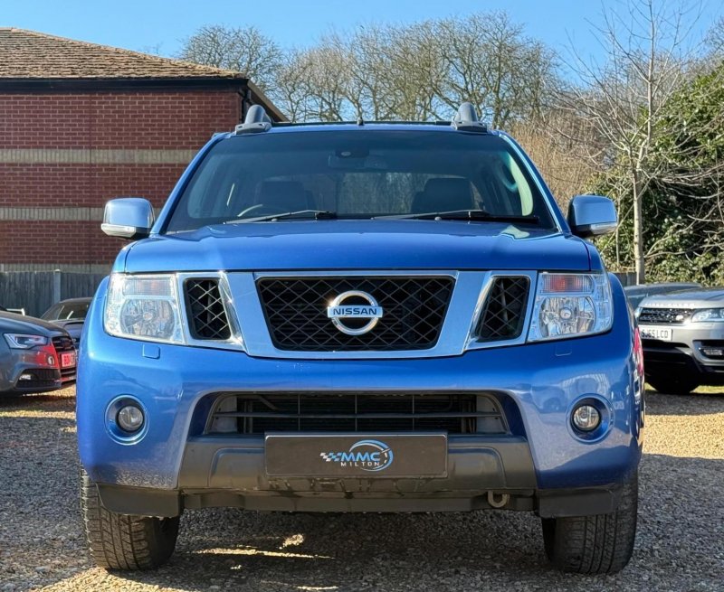 NISSAN NAVARA