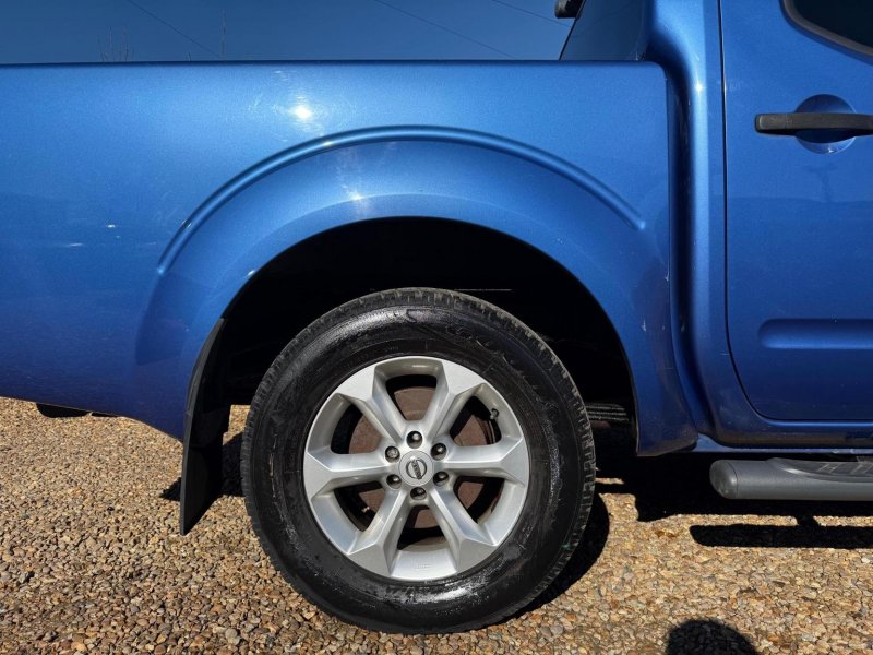 NISSAN NAVARA