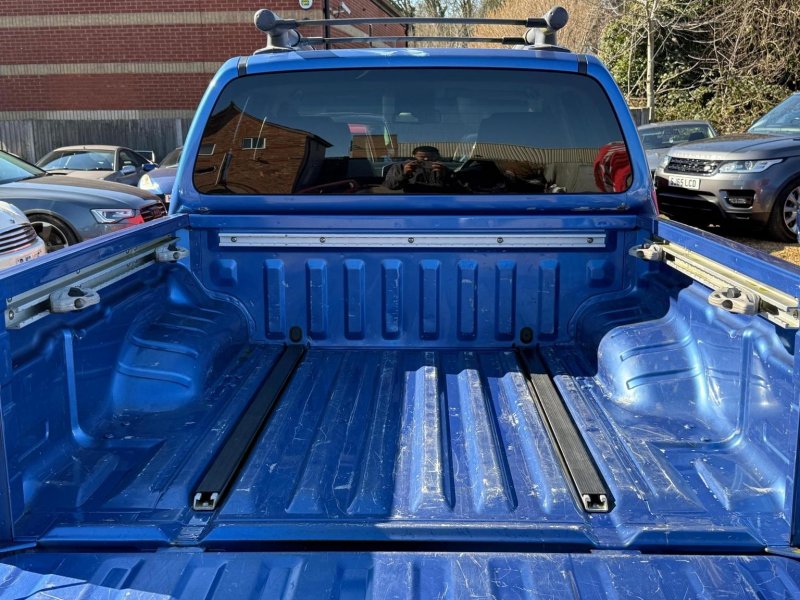 NISSAN NAVARA