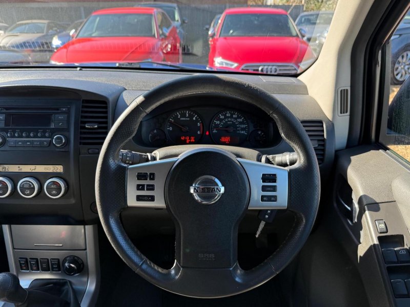 NISSAN NAVARA