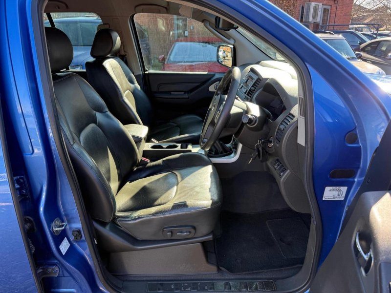 NISSAN NAVARA