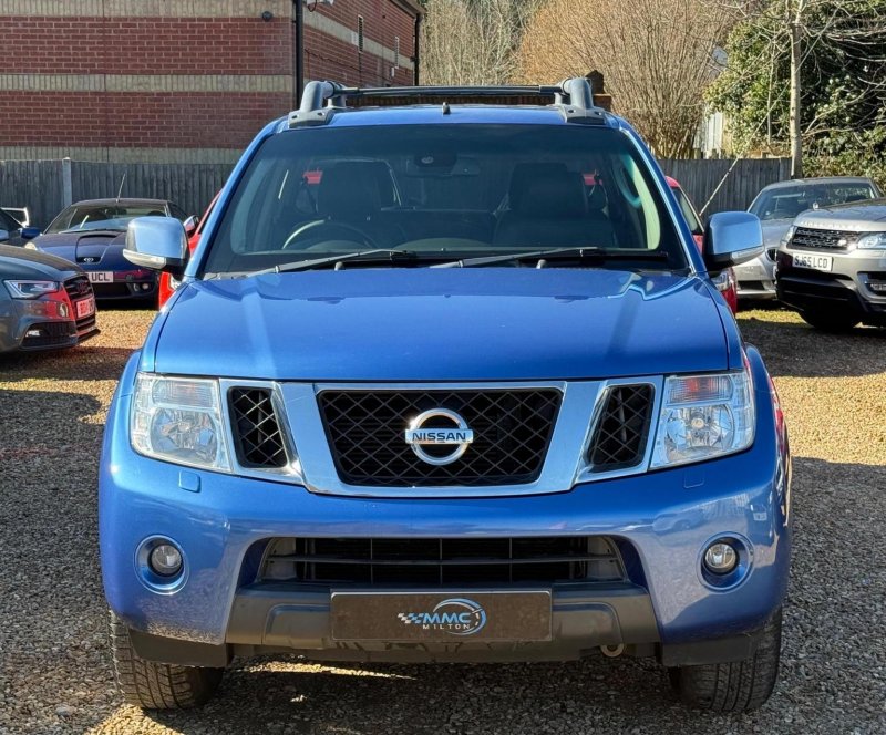 NISSAN NAVARA