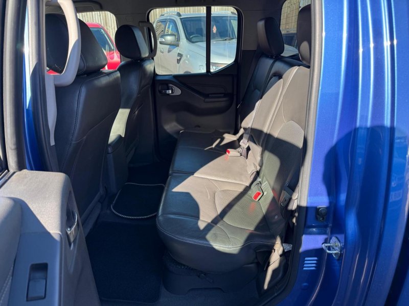 NISSAN NAVARA