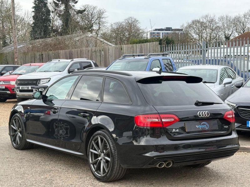 AUDI A4 AVANT