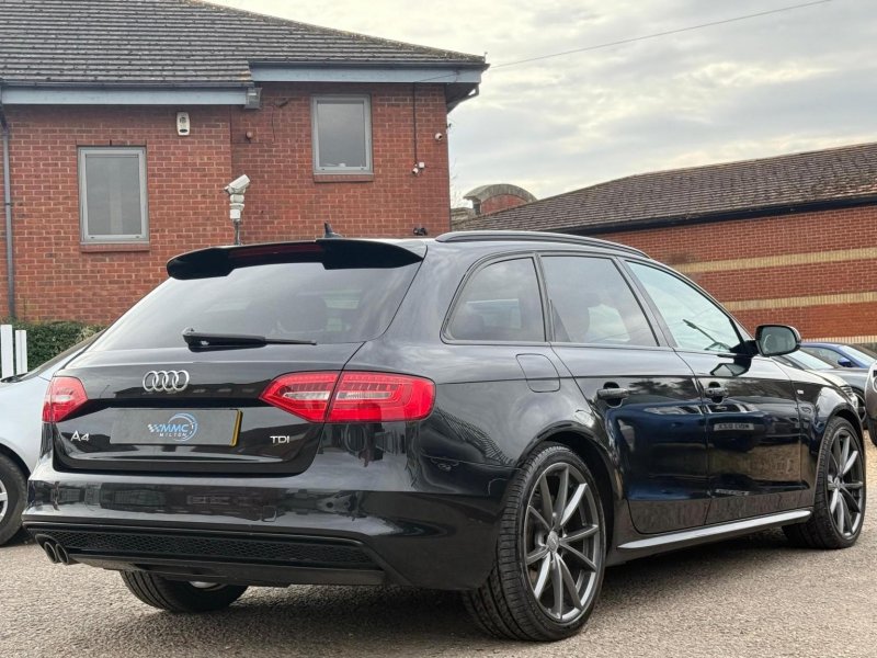 AUDI A4 AVANT