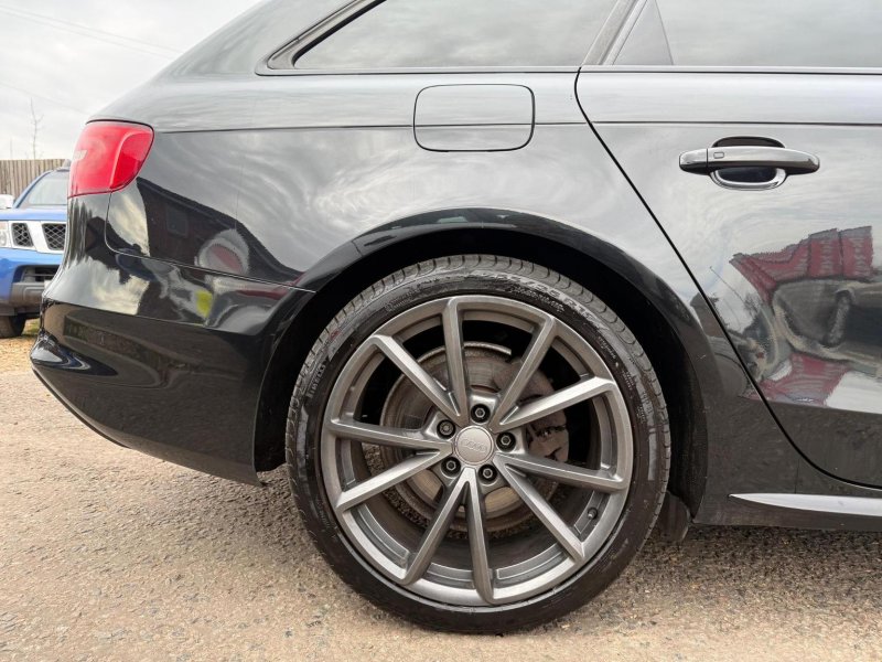 AUDI A4 AVANT
