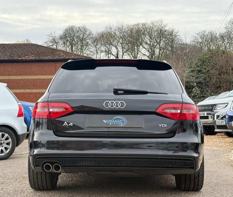 AUDI A4 AVANT
