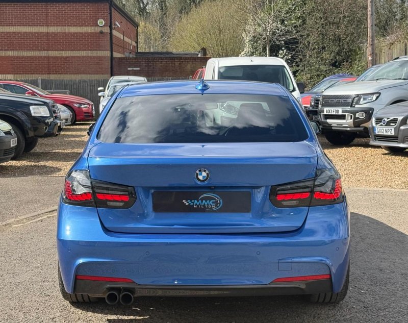 BMW 3 SERIES