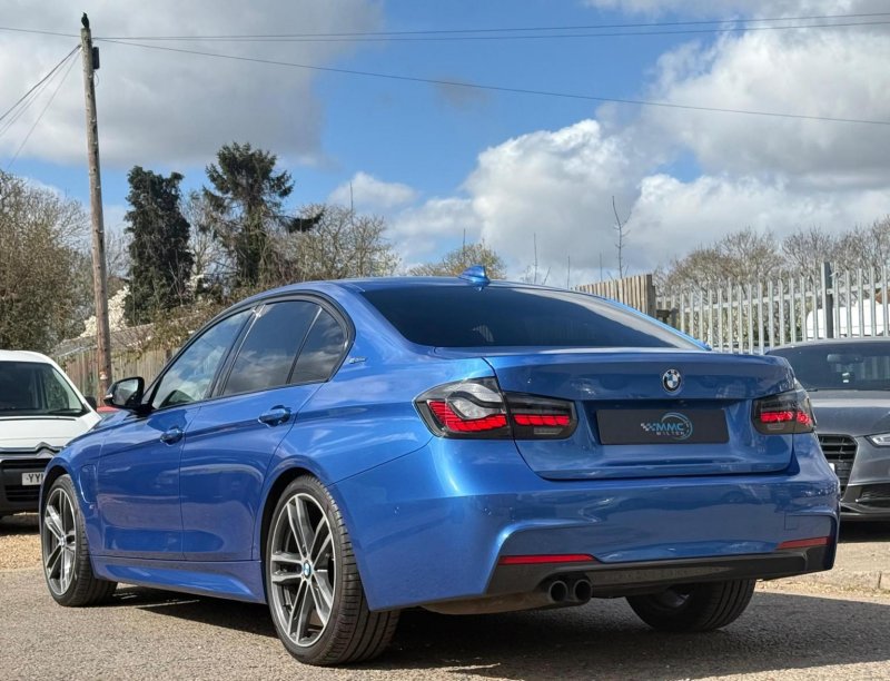 BMW 3 SERIES
