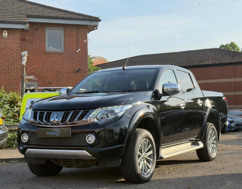 MITSUBISHI L200