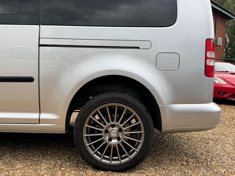 VOLKSWAGEN CADDY MAXI LIFE