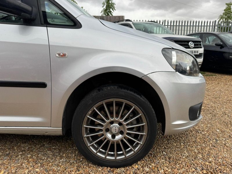 VOLKSWAGEN CADDY MAXI LIFE