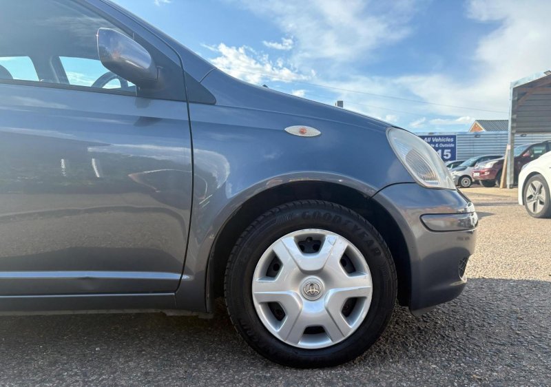 TOYOTA YARIS