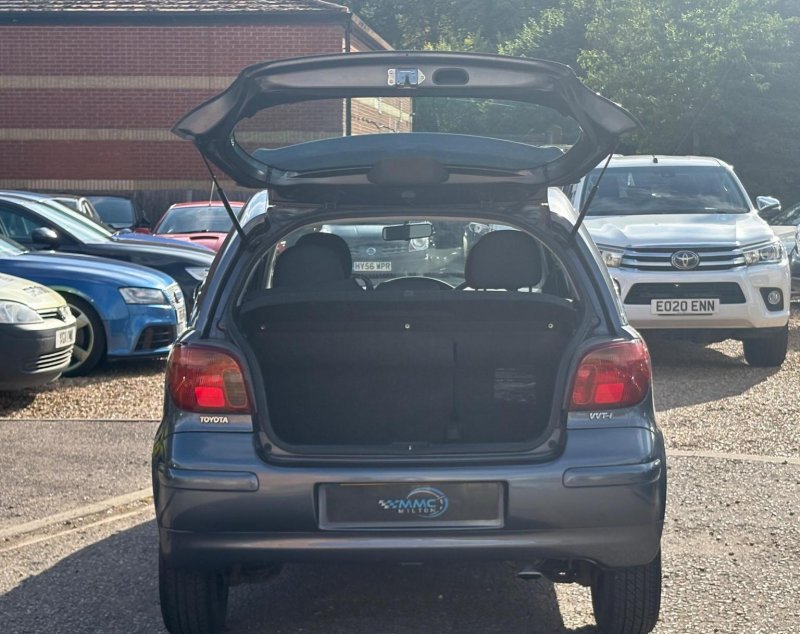 TOYOTA YARIS