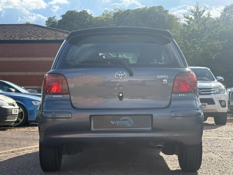 TOYOTA YARIS