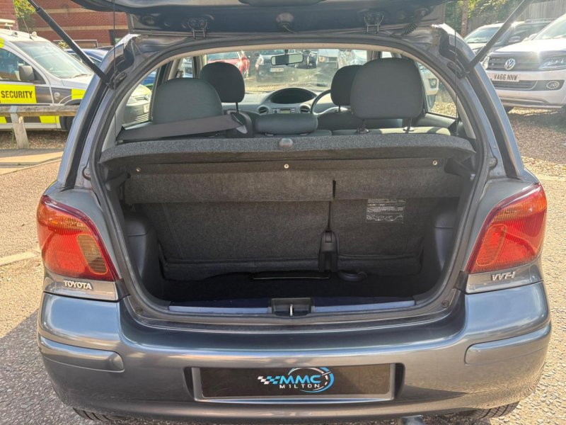 TOYOTA YARIS