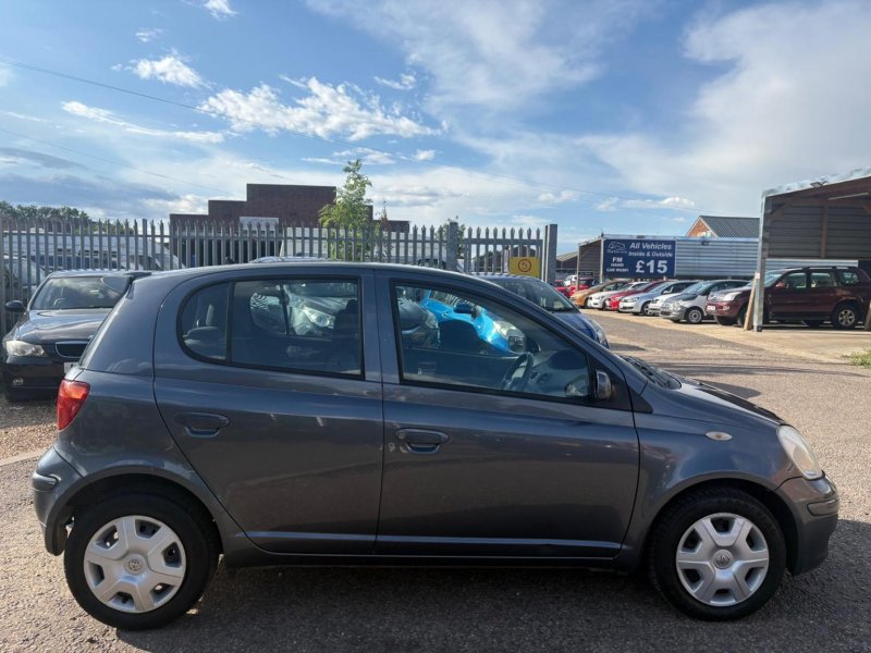TOYOTA YARIS