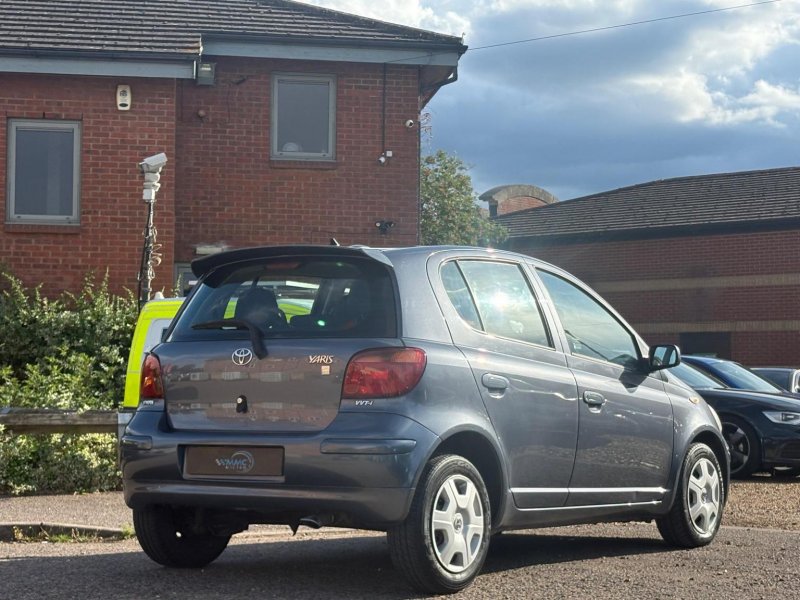 TOYOTA YARIS